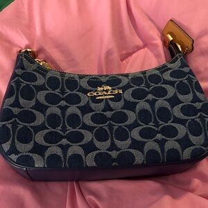 Coach Teri Shoulder Bag In Signature Denim